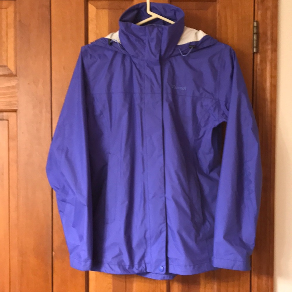 Women’s medium marmot precept purple rain coat.